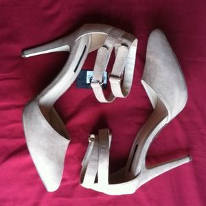 Taupe pointy/vamp heels