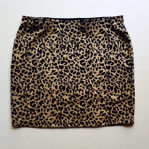 Leopard print mini skirt