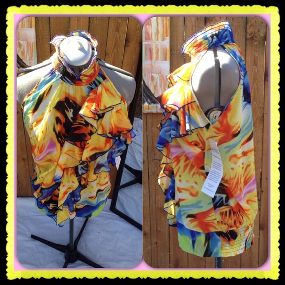 ๐HOST PICK๐๐Sandrine Ruffled Top๐ - Picture 4 of 4