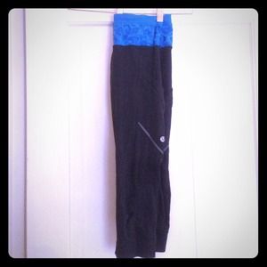 Lululemon crop leggings WITH SIDE POCKET
