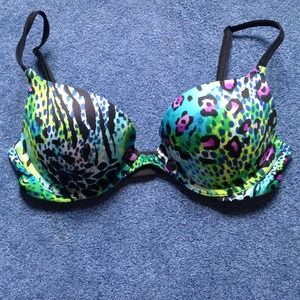Victoria's Secret Push-Up Bra 🌴