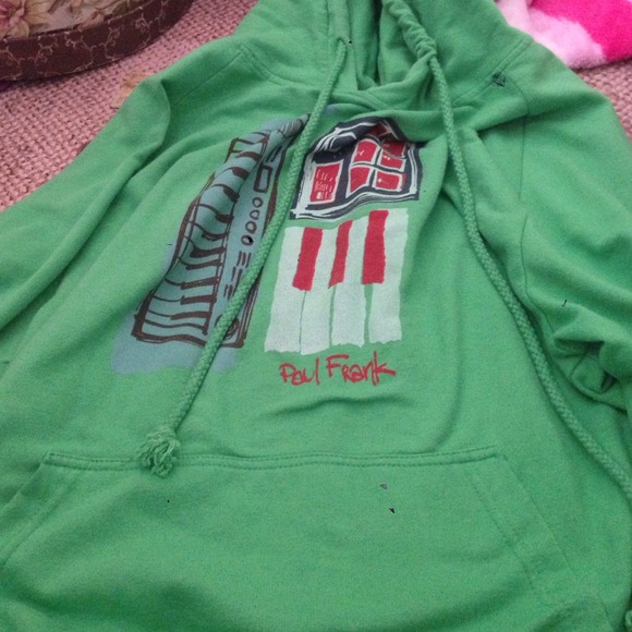 Sweatshirt
