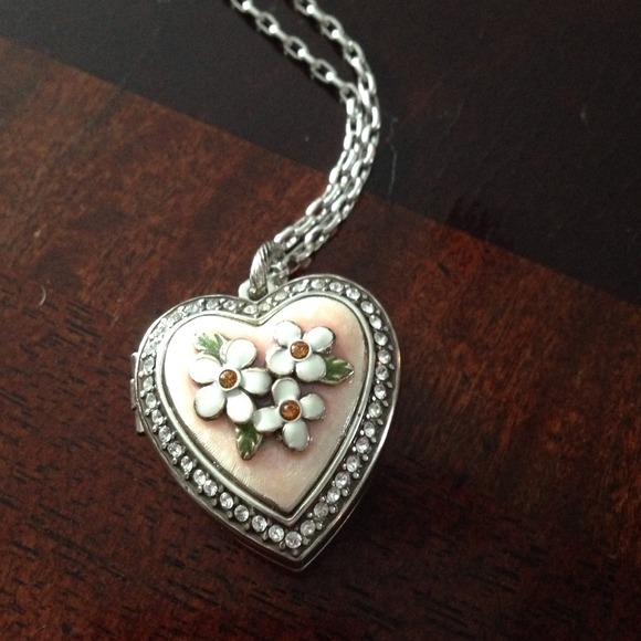 Brand ❗️NEW Brighton pink heart locket necklace