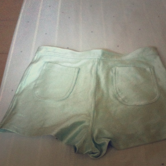 Shorts - Picture 1 of 2