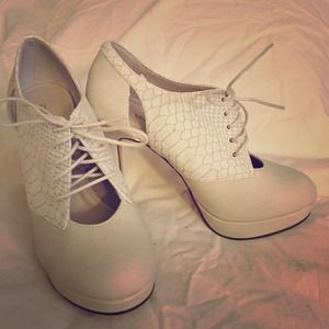 Never worn off-white heels with animal print