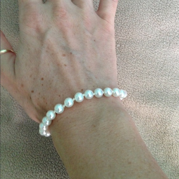 Pearl bracelet