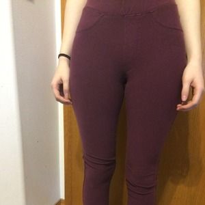 Burgundy high-waist leggings