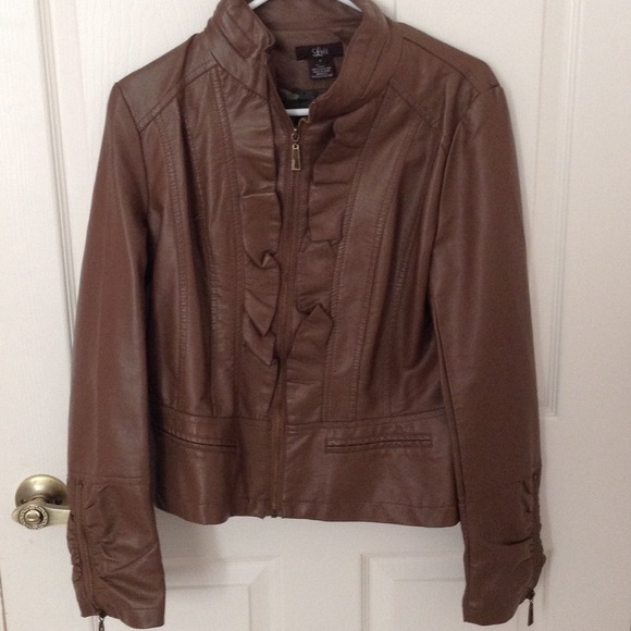 ✨Brown Ruffled Jacket - Picture 2 of 6