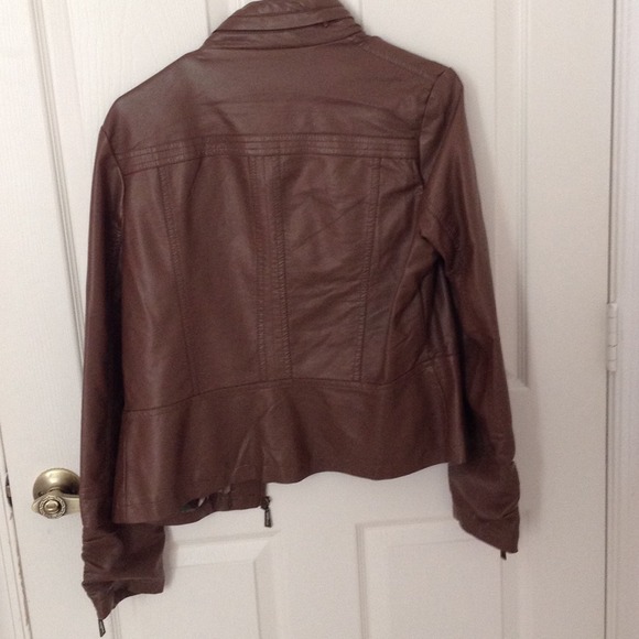 ✨Brown Ruffled Jacket - Picture 5 of 6