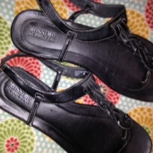 Black women's sandals