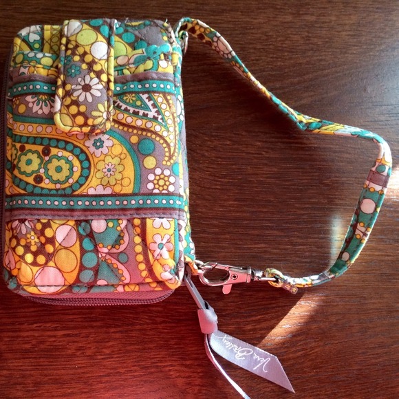 Vera Bradley smartphone wristlet