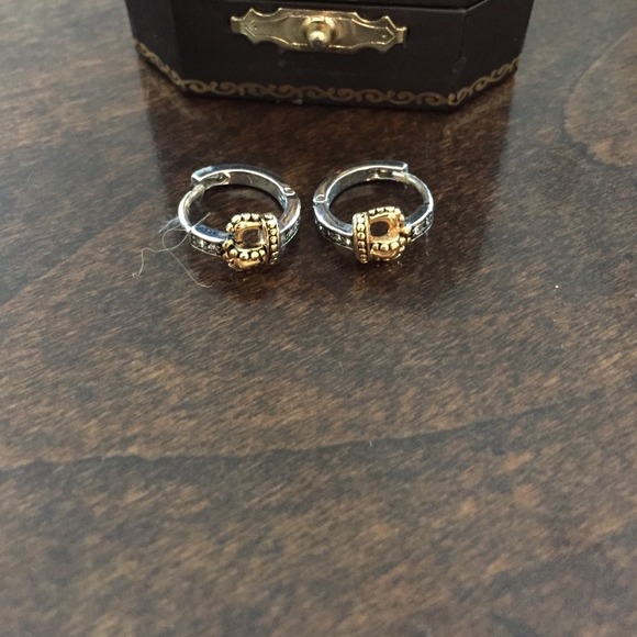 Juicy Couture crown earrings
