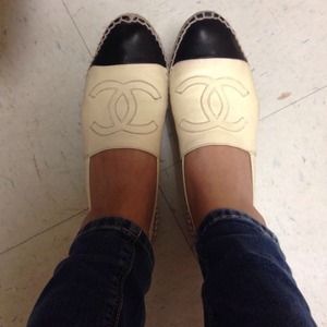 CHANEL CLASSIC LEATHER ESPADRILLES FLAT SHOES WH