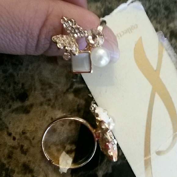 2 adjustable goldtone glittery Rings - Picture 2 of 4