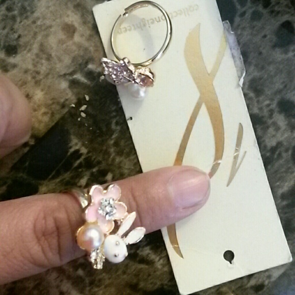 2 adjustable goldtone glittery Rings - Picture 3 of 4