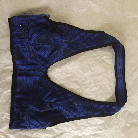 Jacquard Halter Tribal Bra - Picture 2 of 2