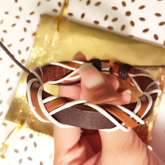 Leather bracelet