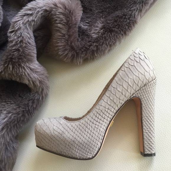 Pour la victoire heels