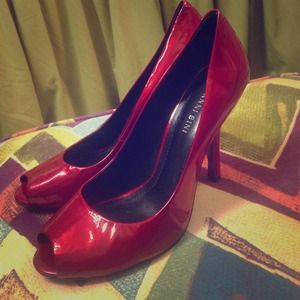 RED Gianni Bini Heels