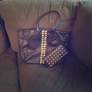 BLACK & GOLD STUDDED PURSE WITH MATCHING WALETT!
