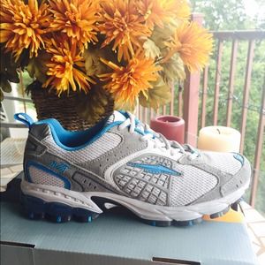 BUNDLED. AVIA Women's Running Shoe