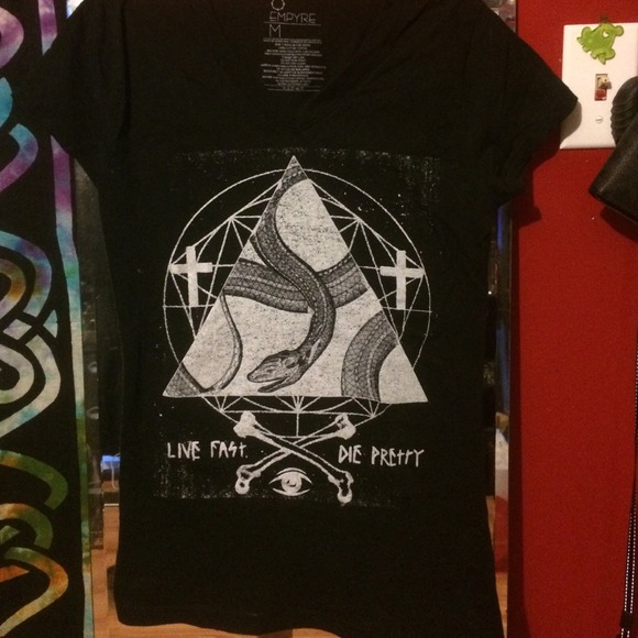 Empyre v-neck