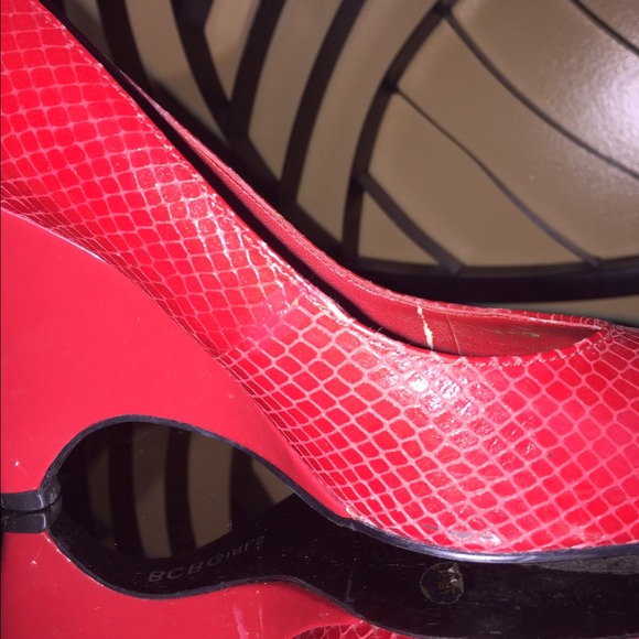 BCBG RED Peep Toe Wedge Heel - Picture 3 of 4