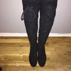 Suede boots. Rock & Republic