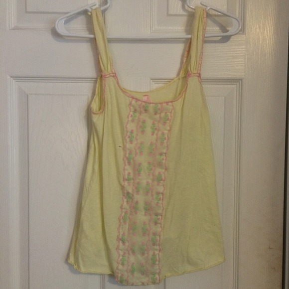 URBAN OUTFITTERS // Dainty Pastel Floral Tank