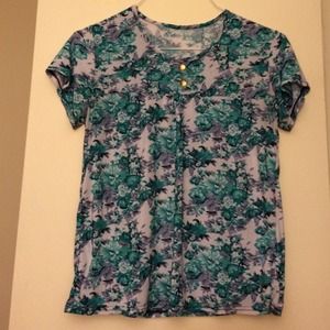 Super cute floral printed top