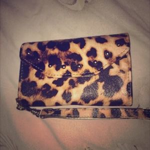 Leopard Clutch