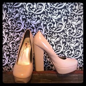 nude patent leather pumps