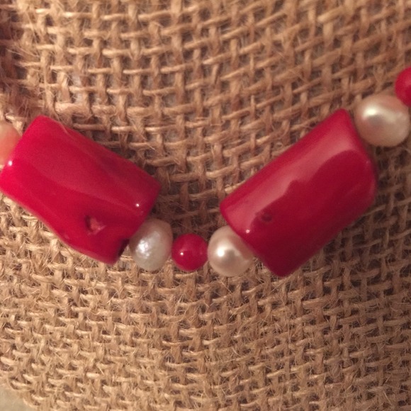 SPONGE CORAL NECKLACE & EARRINGS - Picture 3 of 4