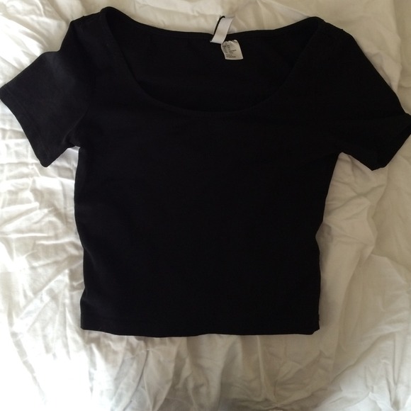 Black crop top