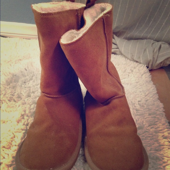 American eagle ugg boots