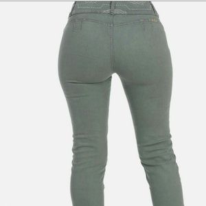 Butt Lift Jeans  NWOT
