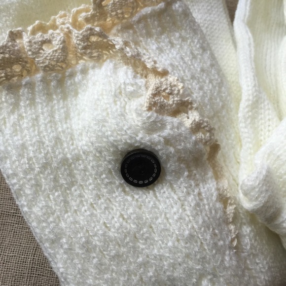 LAST PAIR! White Knit Leg Warmers Lace TrimButtons - Picture 4 of 4