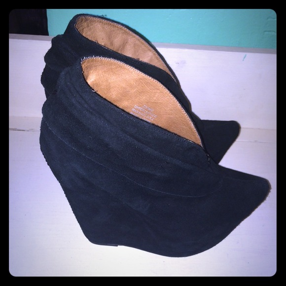 JEFFERY CAMPBELL HAVANA BLACK SUEDE BOOTIES❗️❗️