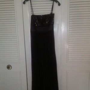 Debs black n sequence long for prom\bridesma