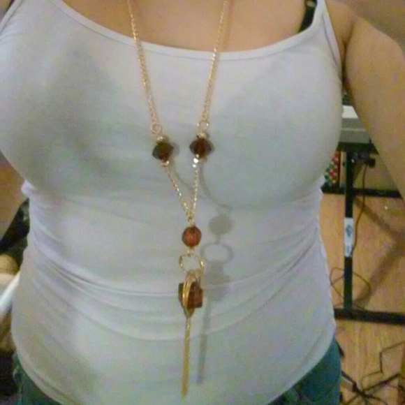 Gold & red jewled long necklace - Picture 2 of 2