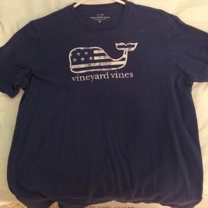 Vineyard vines t shirt