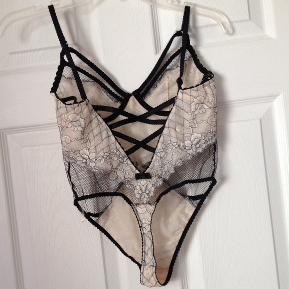 VS lace thong bodysuit - Picture 3 of 4