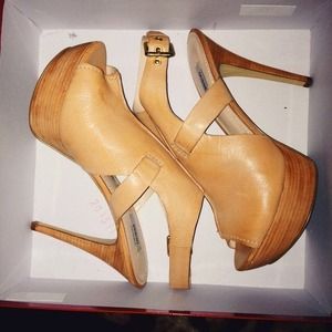 Guess heels