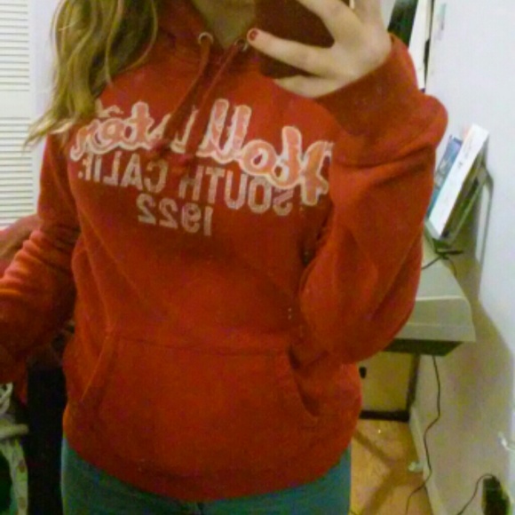 Red hollister jacket - Picture 2 of 3