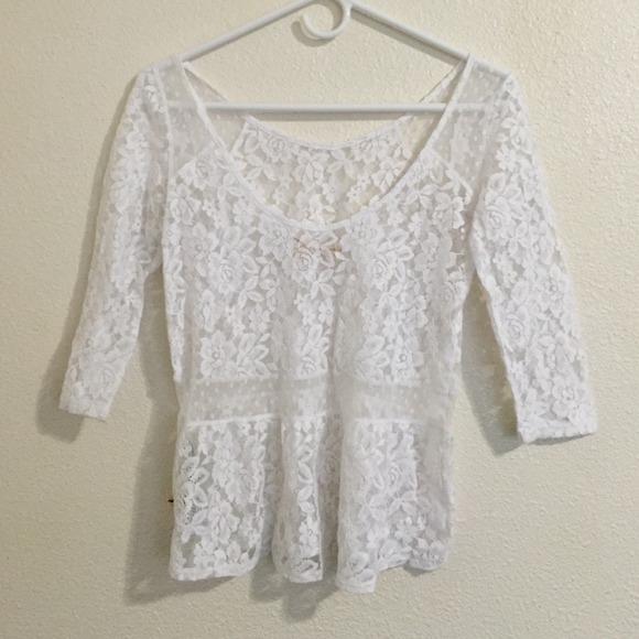 White Hollister Blouse - Picture 2 of 4