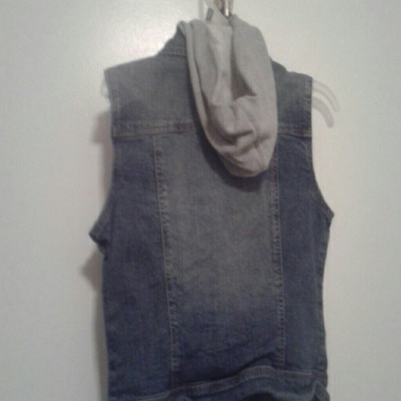 Jean vest - Picture 2 of 3