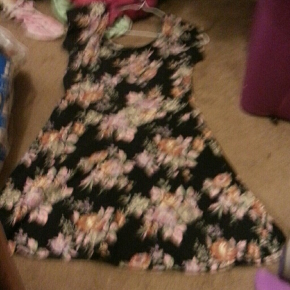 Dress - Picture 2 of 3