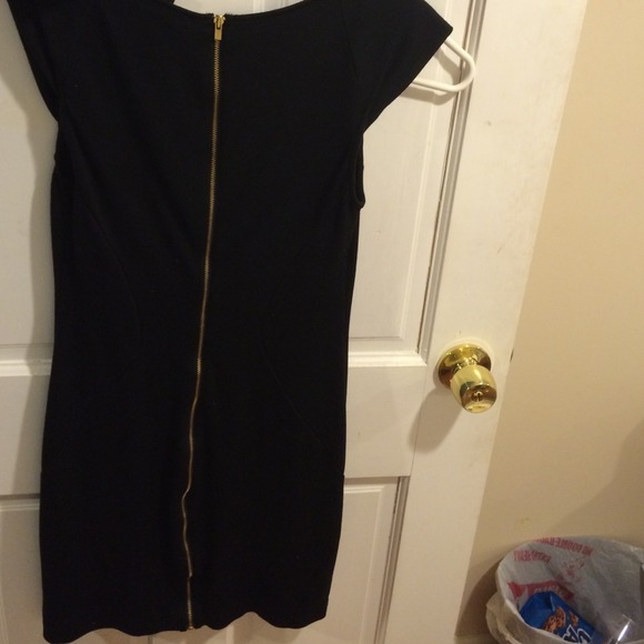 Black fitted dress from EXPRESS. - Picture 4 of 4