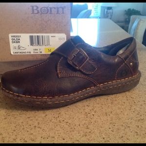 🎉75+% off! Leather Shoes by Born NWT!