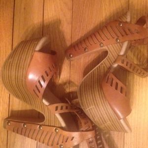 Jessica Simpson heels